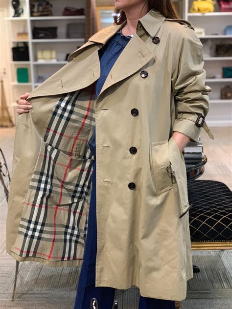 trench burberry femme pas cher|second hand burberry trenchcoat.